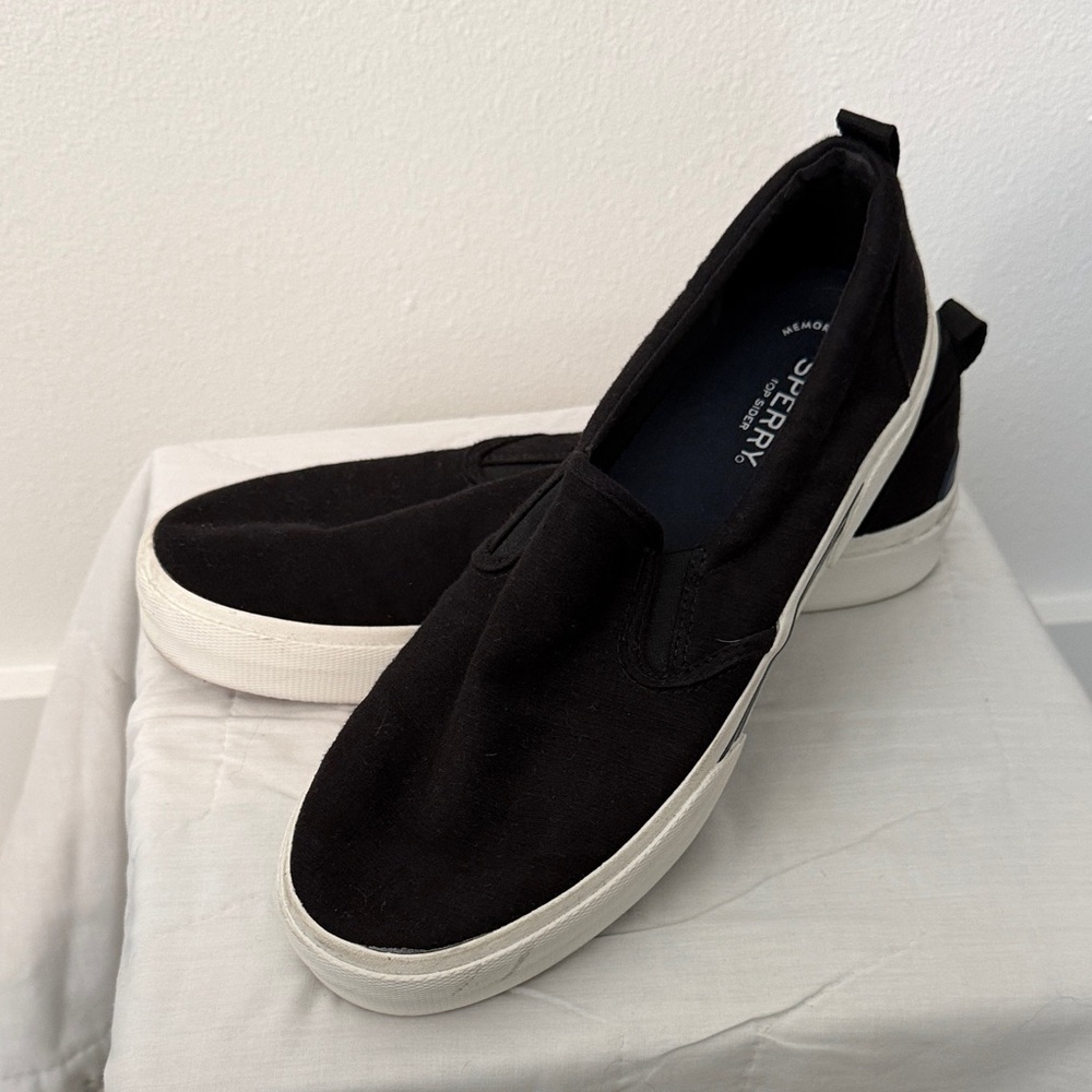 Sperry Pier Wave Women’s Black Slip-Ons Sneakers, size 12 US